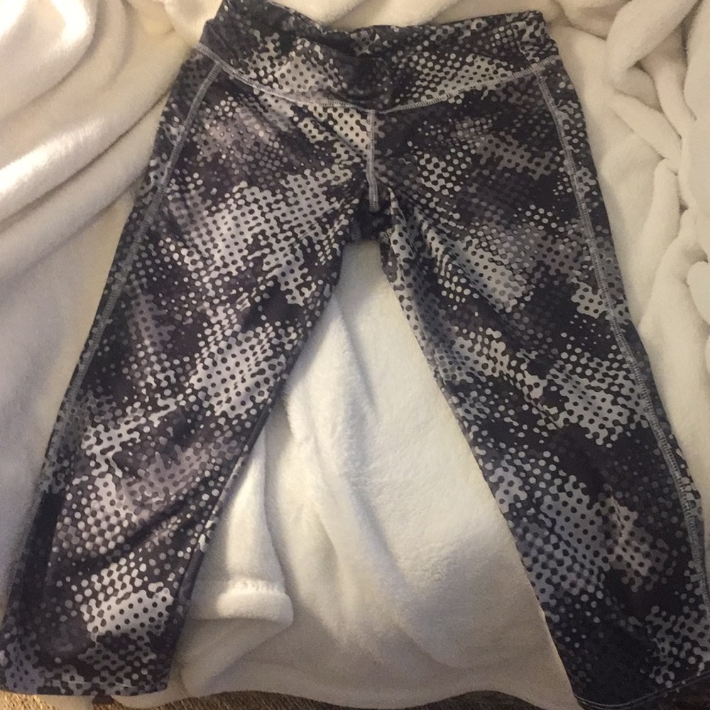 Girls old navy workout Capri pants